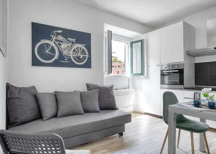 Joivy Lively Flat Near City Centre